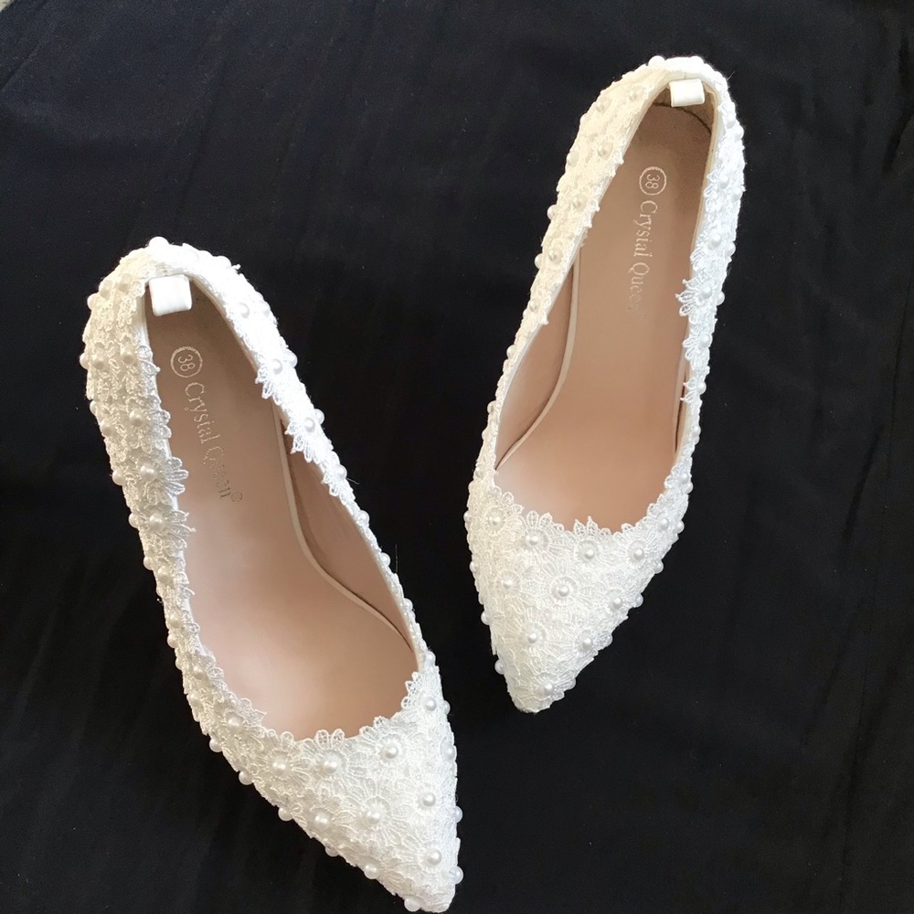 Bridal Wedding Fancy white flower pearl appliques lacy pointed toe ivory heel